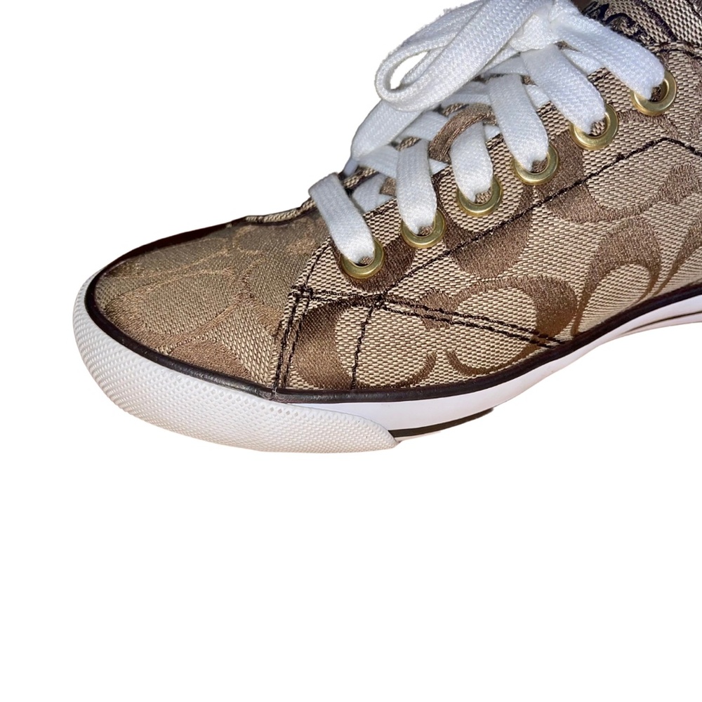 Signature Coach Suzzy Women’s Fashion Sneakers - Picture 4 of 6